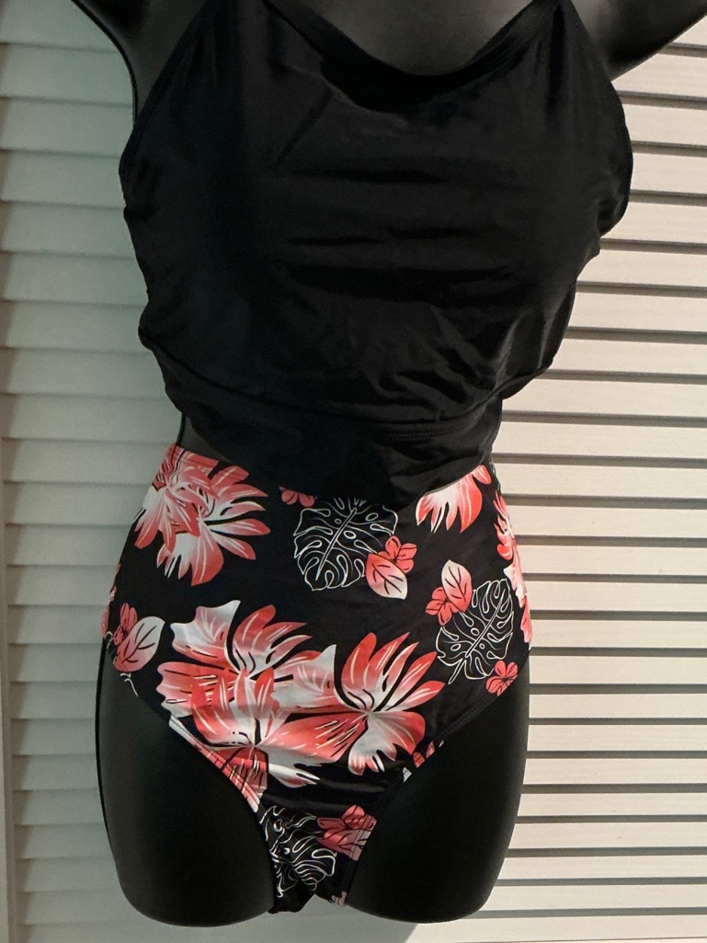 NWOT Black & Floral Two Piece Bikini Swimsuit with adjustable Straps in the back